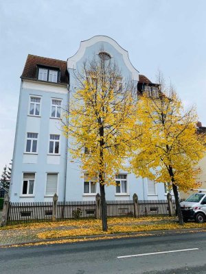 Erstbezug nach Komplettsanierung: Hübsche Drei-Raum-Wohnung mit Einbauküche, Gartennutzung und Pkw-S