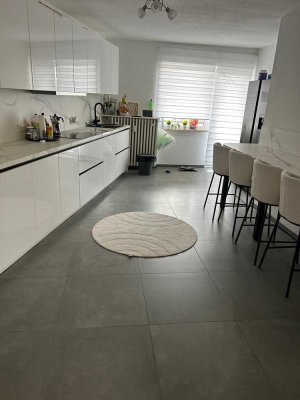 Helle, sanierte 3-Zimmer-Wohnung mit 2 Balkonen und Blick auf den Eulenpark