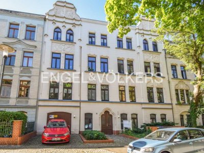 Bezugsfrei ab 01.09. - Ihr neues zu Hause im charmanten Altbau