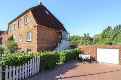 Charmante Doppelhaushälfte auf Erbpachtgrund mit großem Garten und Gestaltungspotenzial