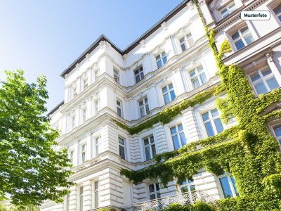 Provisionsfrei Dachgeschosswohnung in 40468 Düsseldorf, Hiddenseestr.