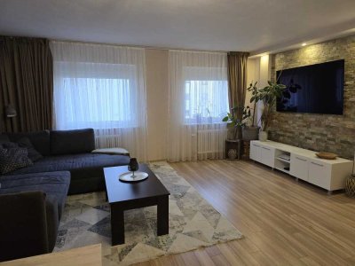 Exklusive 3-Zimmer-Wohnung – hochwertig möbliert, saniert, ideal für WG oder Paare