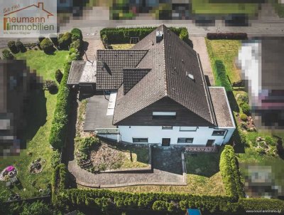Teilweise Saniert, Ideal für Mehrgenerationenwohnen, bis zu 3 Wohneinheiten