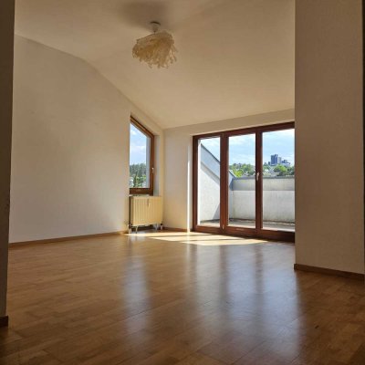 Helle 3 1/2 Zimmer Wohnung mit Blick auf den Schwarzwald + Balkon + Stellplatz Tiefgarage