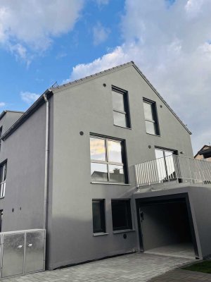 Neuwertige 3-Raum-Wohnung mit Balkon in Straubing