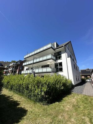 Schöne 3 Zimmerwohnung mit großer Süd-Terrasse und Garten