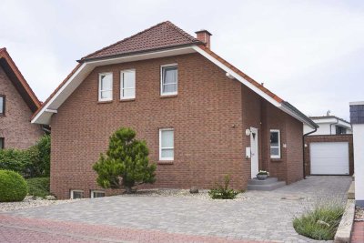 Großzügiges, hochwertiges Einfamilienhaus mit Einliegerwohnung und wunderbarem Garten