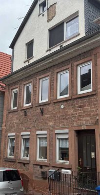 Vollvermietetes MFH mit Steigerungspotenzial – Denkmalgeschützt & gepflegt