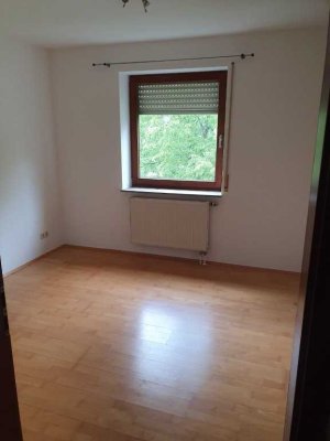 Schöne 3,5-Zimmer-Wohnung in Augsburg mit TG