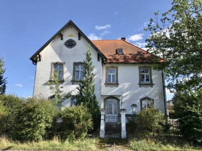 Repräsentative historische Villa (Massivbauweise) im Raum Bayreuth