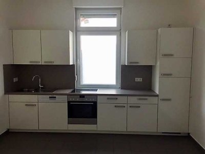Moderne Altbauwohnung mit moderner Einbauküche