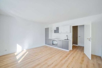 Kernsanierte 1-Zimmer-Wohnung mit Parkett, Einbauküche & Gartenblick in Toplage Reinickendorf