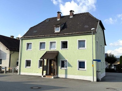 Zentrale Gelegenheit in Hengersberg – Vierfamilienhaus mit Geschichte und Potential