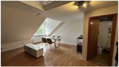 Frisch renovierte 1,5-Zimmer Maisonette-Wohnung in Kassel-Oberzwehren mit Stellplatz und Küche