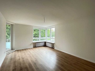 Helle renovierte 2,5-Zimmer-Wohnung mit Loggia im Univiertel zu vermieten