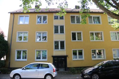 2,5 RAUM WOHNUNG IN RUHIGER GESUCHTER WOHNLAGE !!! KOMPLETT RENOVIERT UND MODERNISIERT !!!