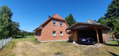 Neuwertiges und modernes EFH mit Wärmepumpe und 1,1ha Grünland