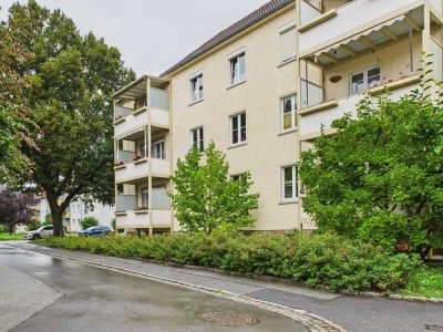 2 Raumwohnung mit Balkon und Stellplatz