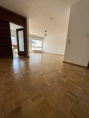 ***2 Zimmerwohnung mit Balkon***