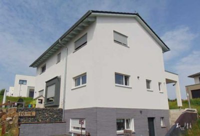 Modernes Einfamilienhaus mit geplanter Einliegerwohnung & Garage zur Zwangsversteigerung