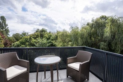 Traumwohnung: exklusiv|voll möbliert|hochwertig ausgestattet:  2-ZW mit Balkon/Aufzug