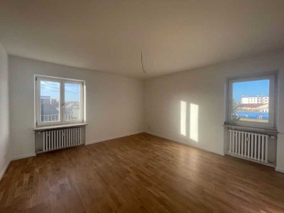 Obergiesing: Sanierte 3-Zimmer-Wohnung mit Balkon und Aufzug