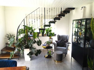 Renovierte 4-Zimmer Maisonette-Wohnung in ruhiger Lage mit EBK, Balkon, Terrasse und Garage