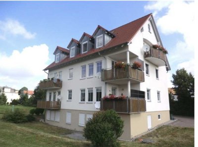 Schöne 2-Zimmer-Wohnung direkt an der Elbe mit Balkon und Garten