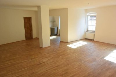 Großzügige Mieteinheit mit Terrasse