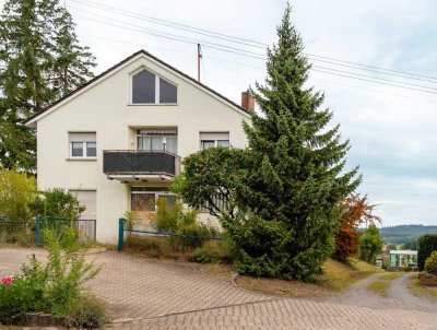 Geräumiges, günstiges 8-Zimmer-Mehrfamilienhaus in Lohnsfeld