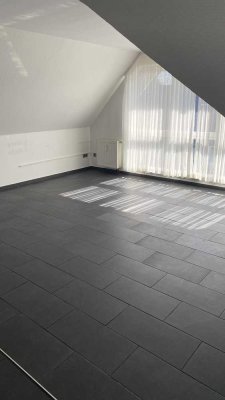 Helle 3-Zimmer-Wohnung mit Balkon und Stellplätzen