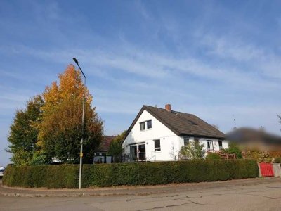 Gepflegtes Einfamilienhaus (Streif-Fertighaus) mit Doppelgarage in Top-Lage