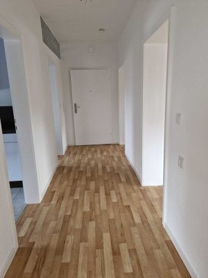3 Zimmer Etagenwohnung mit EBK
