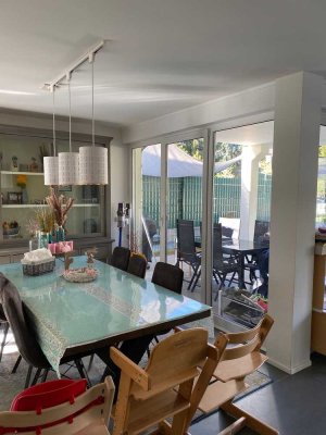 Großzügige 4-Zimmer-Garten-Maisonette (145 m²) mit 2 Terrassen in bester Lage von Frechen-Königsdorf