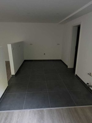 Neu Sanierte 2-Zimmer-Wohnung mit Terasse in Gummersbach Dieringhausen