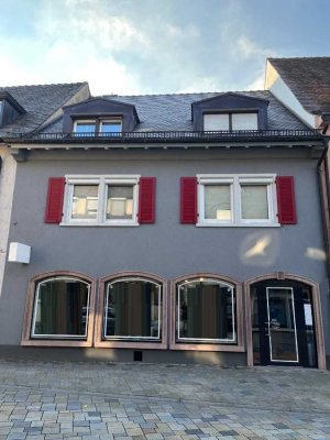 Vielseitig Nutzbar -  saniertes, gepflegtes Wohn- und Geschäftshaus in zentraler Lage von Breisach
