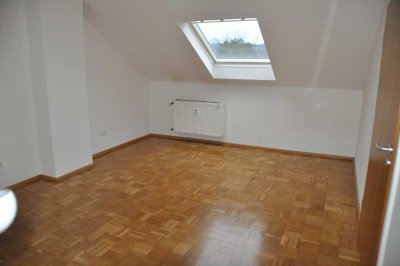 Schöne 1-Zimmer-DG Wohnung in Aschaffenburg-Damm