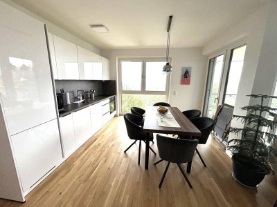 WUNDERSCHÖNE 4-ZIMMER WOHNUNG MIT BLICK INS GRÜNE