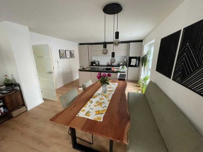 Stilvolle, sanierte 3-Raum-EG-Wohnung mit geh. Innenausstattung mit Balkon und EBK