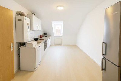 Helle 2-Zimmer-Dachgeschosswohnung - Erstbezug nach Renovierung