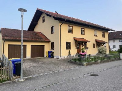 Preiswertes, großes und modernisiertes Haus mit vier Zimmern und Einbauküche in Burgkirchen