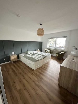 Helle sanierte Wohnung mit Loggia und EBK - bezugsfrei ab April 2026. Provisionsfrei!