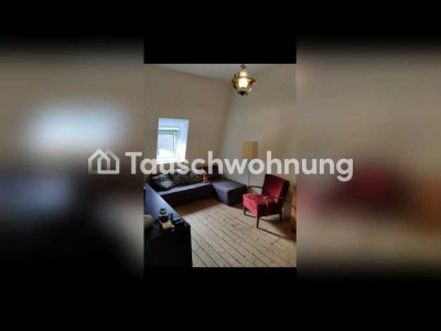 Tauschwohnung: Schöne Dachgeschosswohnung mitten im Geschehen