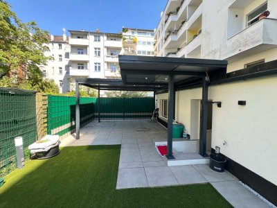 Erstbezug nach Sanierung mit Balkon: Exklusive 2-Raum-Souterrain-Wohnung mit lux. Innenausstattung