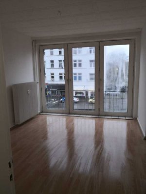 schöne renovierte 3-Zimmer-Wohnung im I. OG