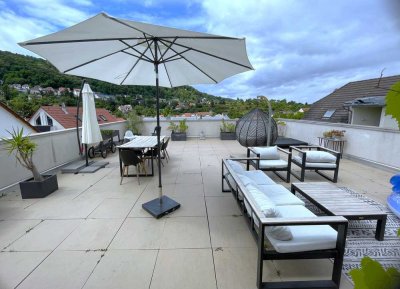 Stilvolles, einzigartiges Wohnen mit traumhafter Dachterrasse und herrlichem Panoramablick