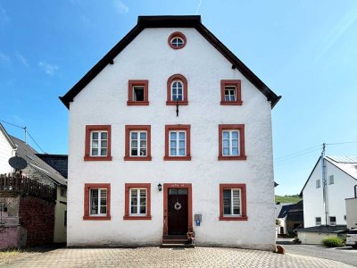 TOP Anlageobjekt! Vollvermietetes Mehrfamilienhaus mit 4 PKW-Stellplätzen
