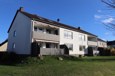 TOP ! Renovierte Erdgeschosswohnung mit Küche, 2 Badezimmern, große Terrasse und  Balkon in Fallersl