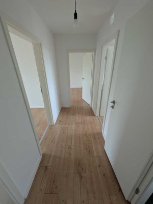 Familien aufgepasst! Helle, großzügige Wohnung mit Balkon und Einbauküche