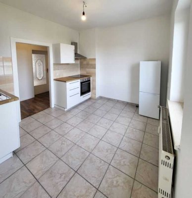 *Einziehen & Wohlfühlen* Schicke 2-Raumwohnung + Loggia + Wannenbad + Einbauküche!